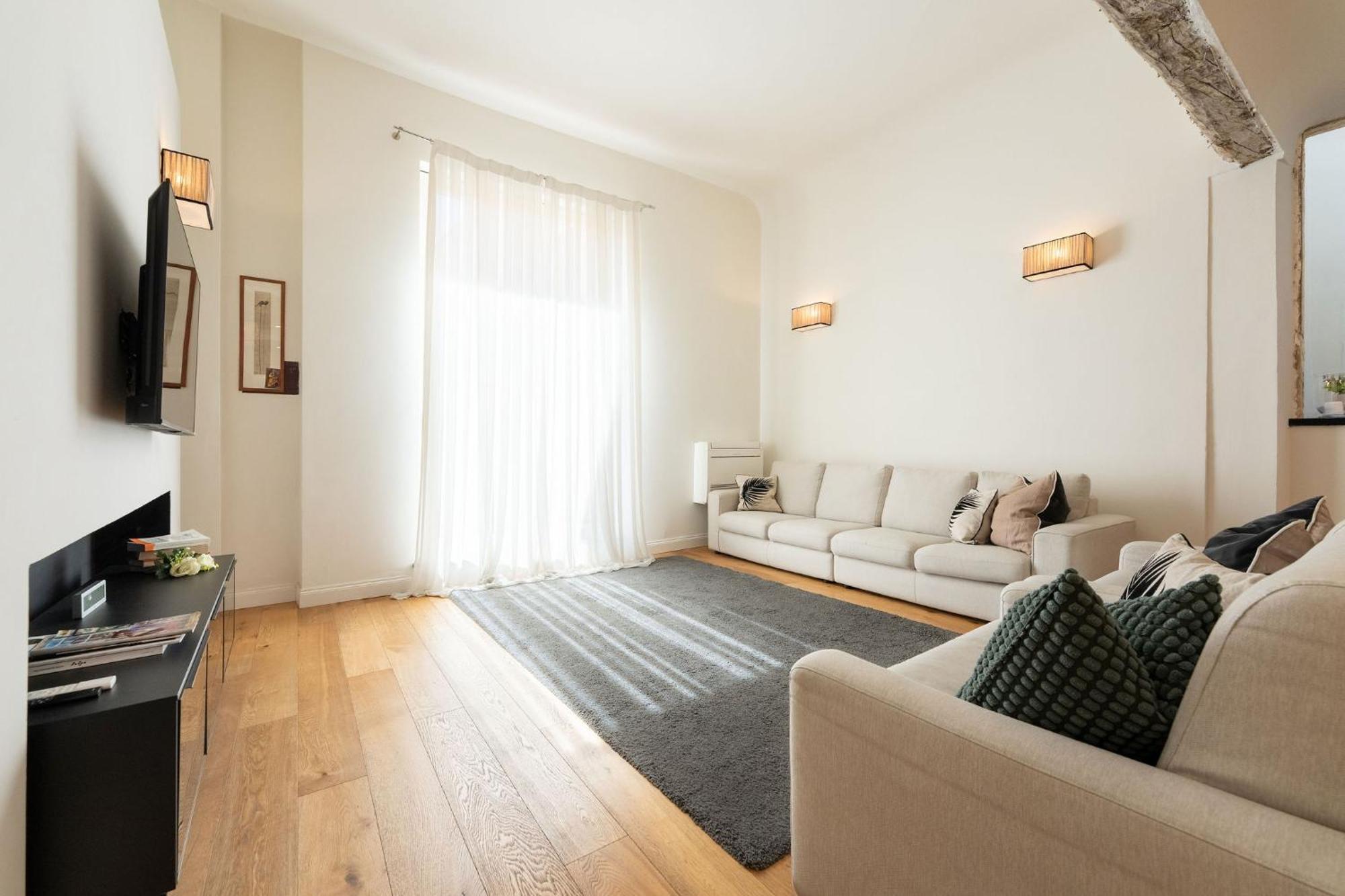 Ta - One Bedroom Luxury Apartment In The Fashion District Флоренция Экстерьер фото
