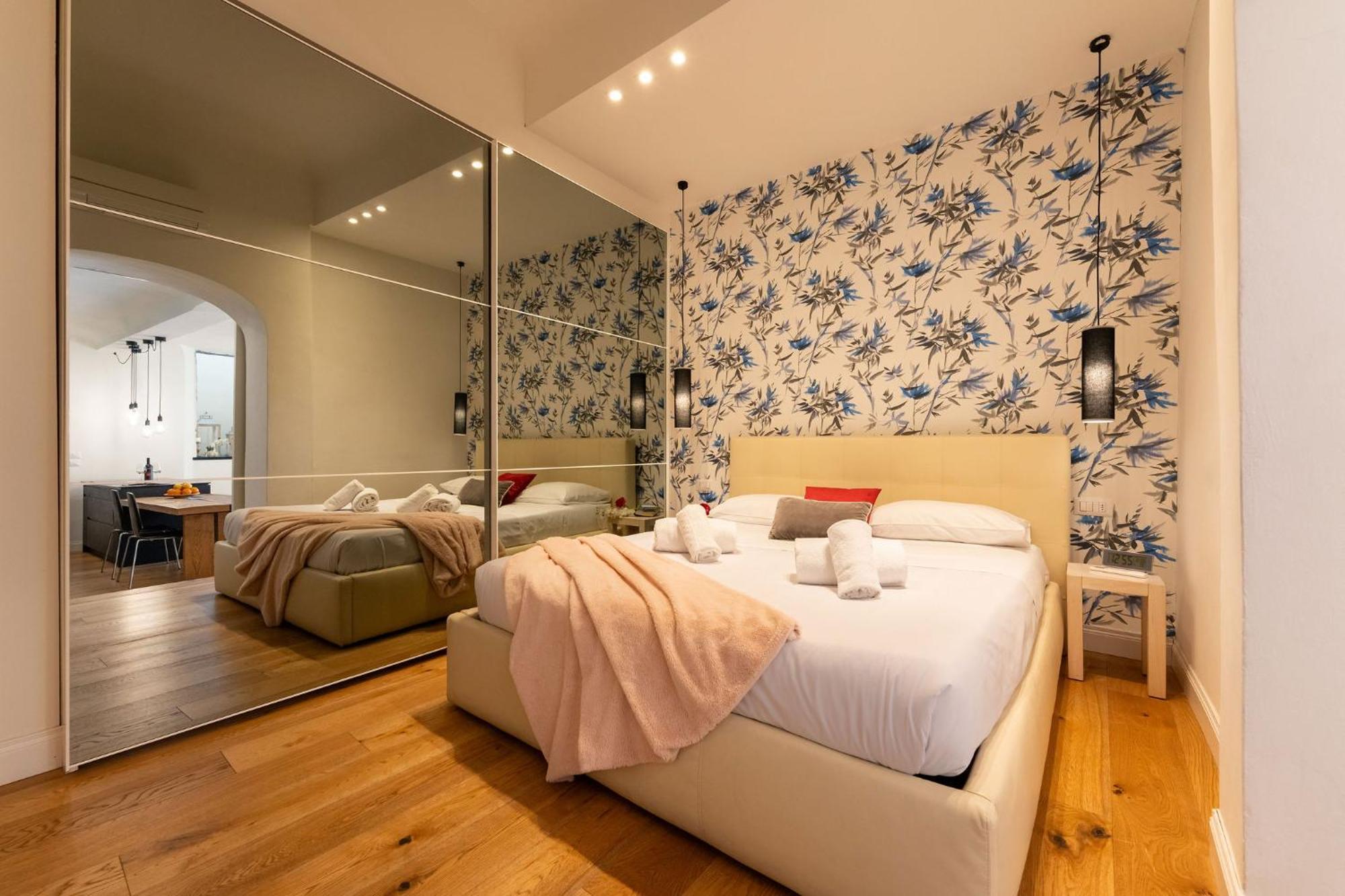 Ta - One Bedroom Luxury Apartment In The Fashion District Флоренция Экстерьер фото